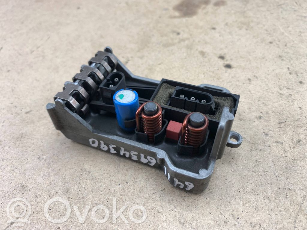 BMW 7 E65 E66 Pečiuko ventiliatoriaus reostatas (reustatas) 