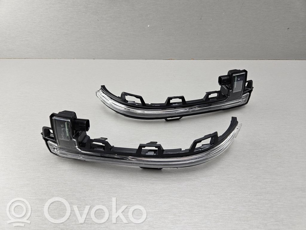 BMW X5 G05 Semnalizator pe oglindă 