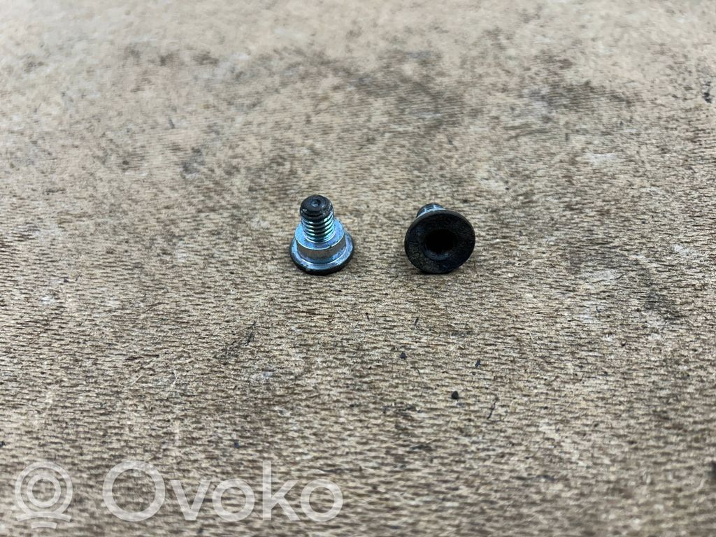 BMW 3 E46 Varžtai/ veržlės 