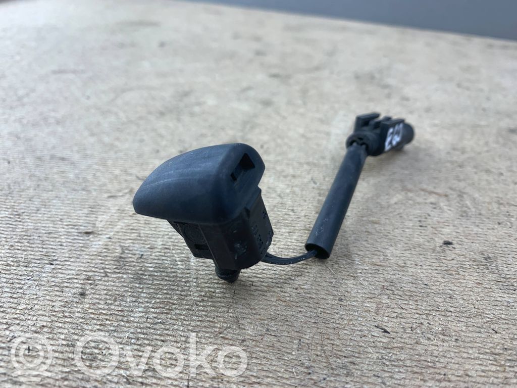 BMW 5 E60 E61 Windshield washer spray nozzle 