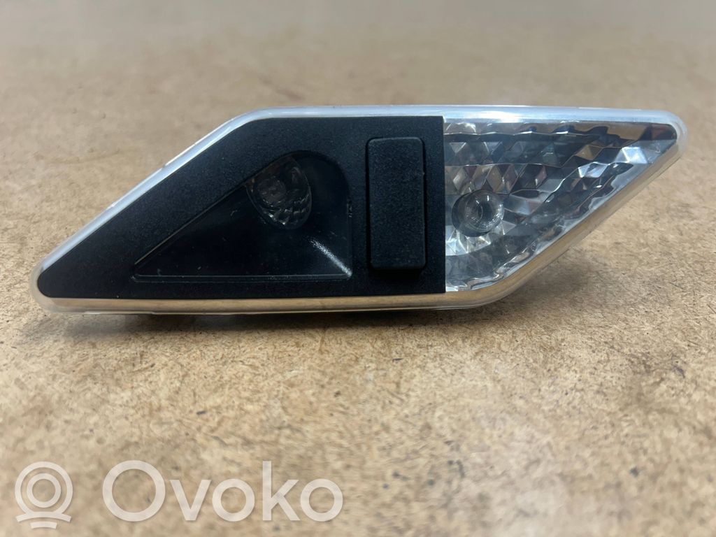 BMW 3 E46 Lampka podsufitki tylna 