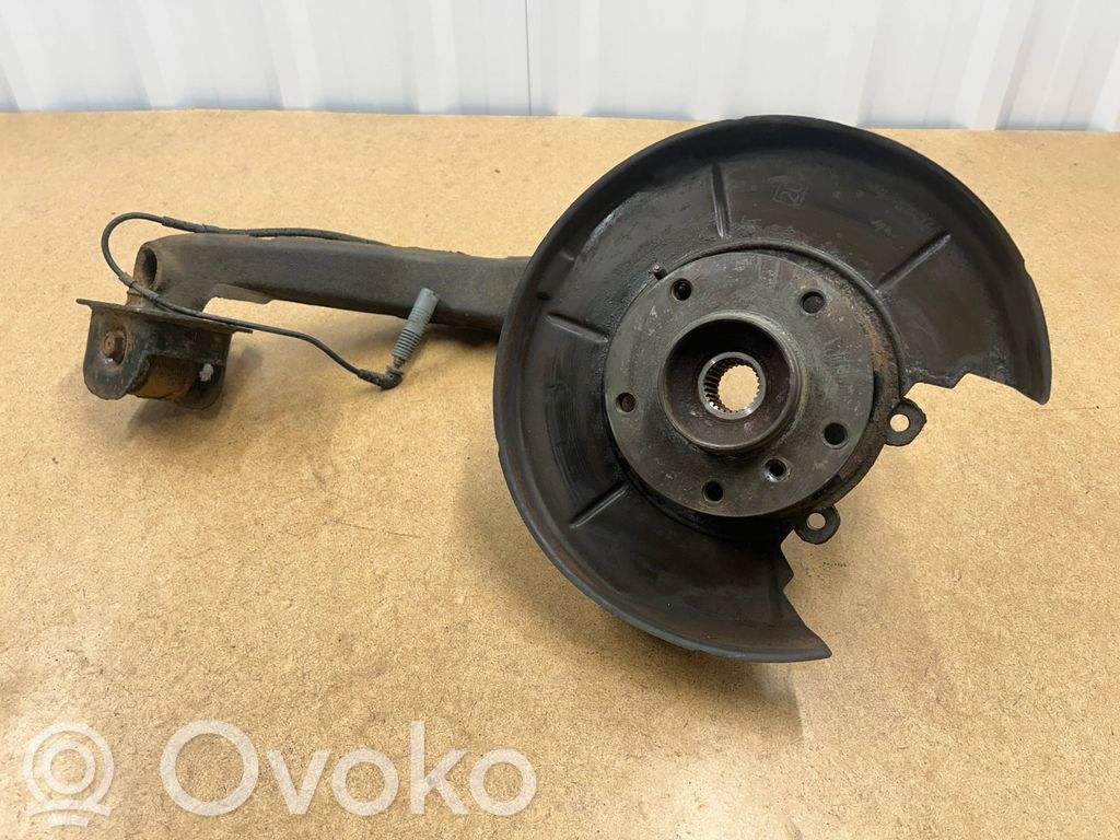 BMW 3 E46 Rear wheel hub spindle/knuckle 