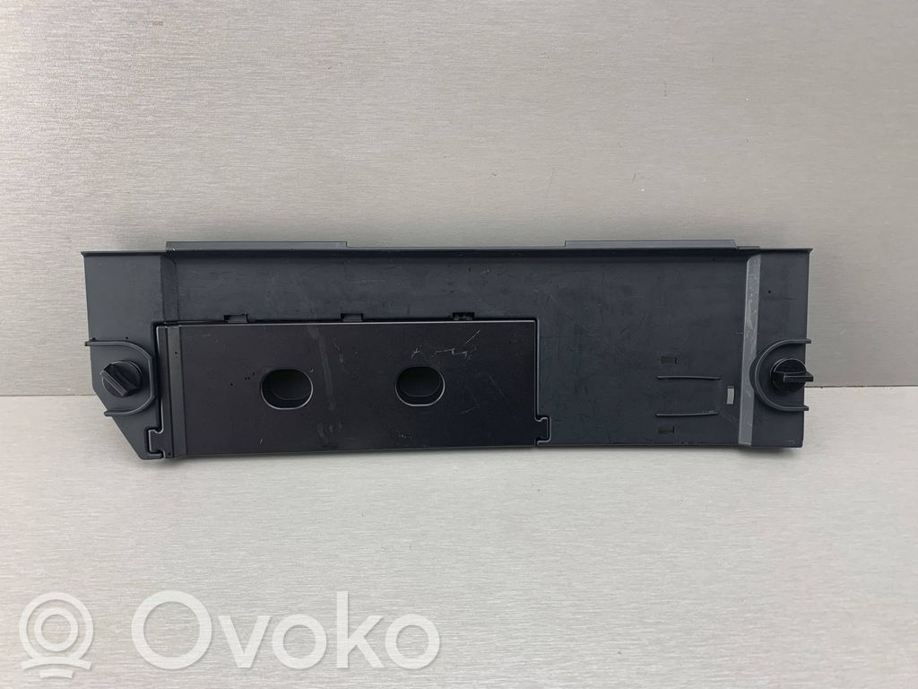 BMW 5 E60 E61 Przycisk otwierania schowka na rękawiczki 