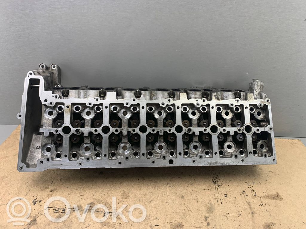 Głowica silnika   11127812927,7812927,11348473702,11341438142,11347797713,11347805366,11347812926,11348585244,1438142,7797713,7805366,7812926,7812929,8473702,8585244