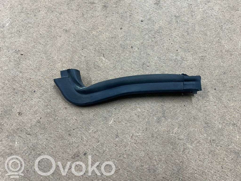 BMW 3 E46 Dzinēja nodalījuma gumija 