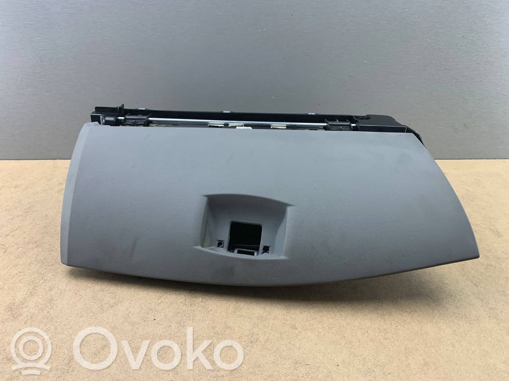 BMW 5 E60 E61 Glove box 