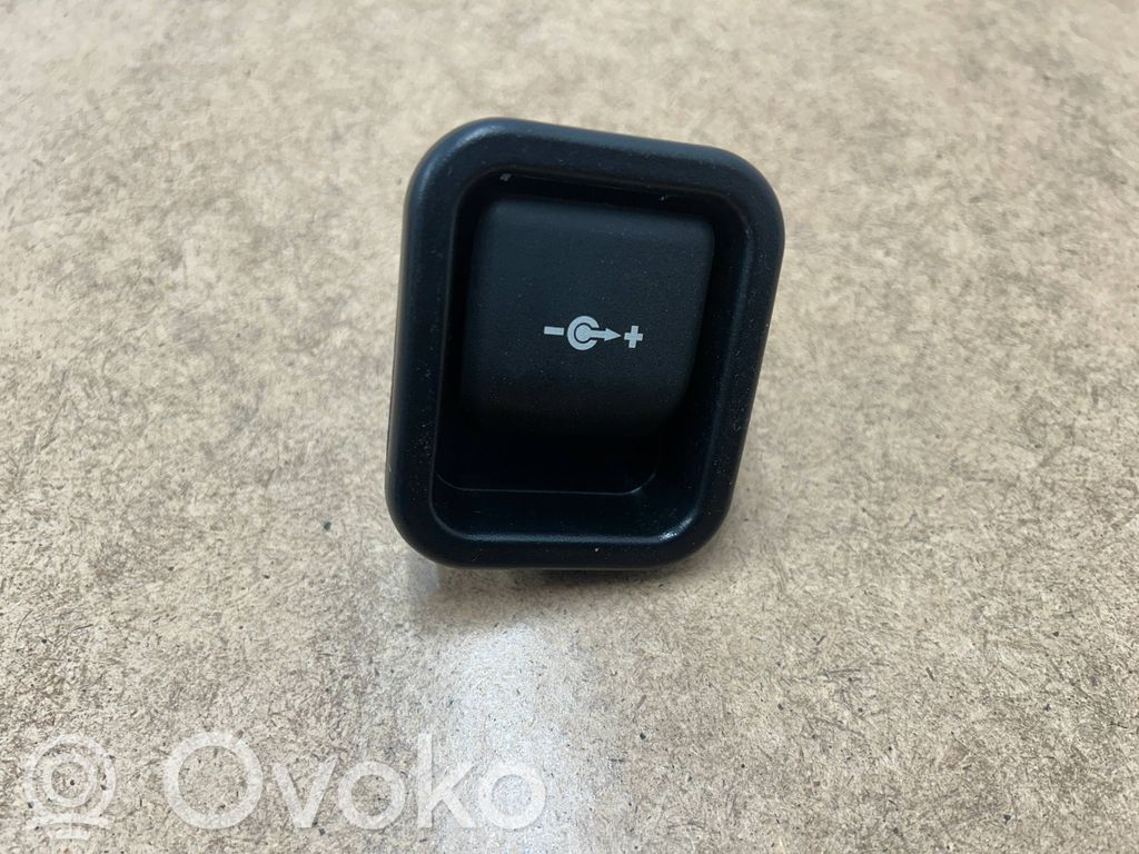 12 V Socket (rear)   51477040621,7040621