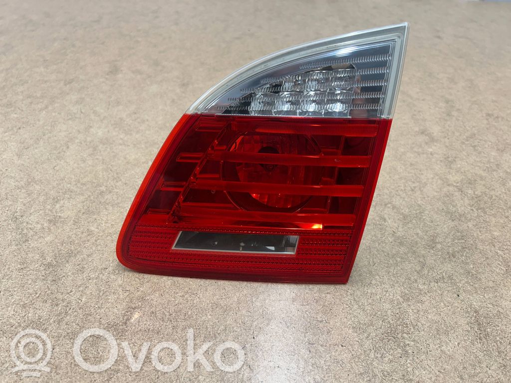 BMW 5 E60 E61 Aizmugurējais lukturis pārsegā 