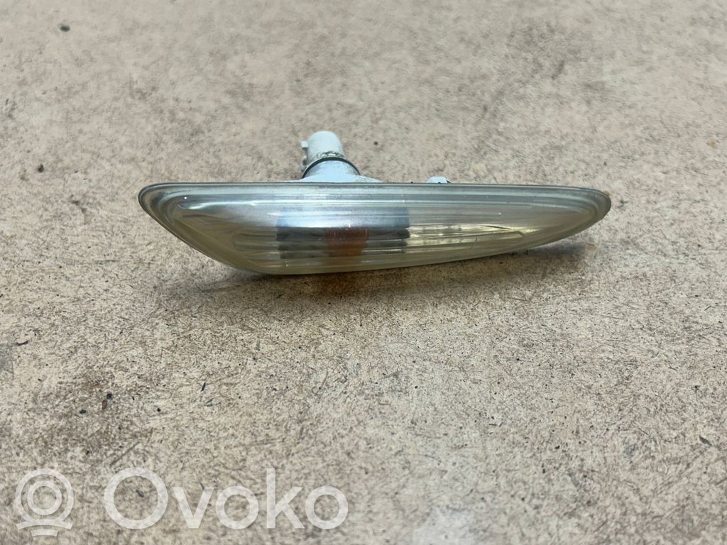BMW 3 E46 Kierunkowskaz błotnika przedniego 