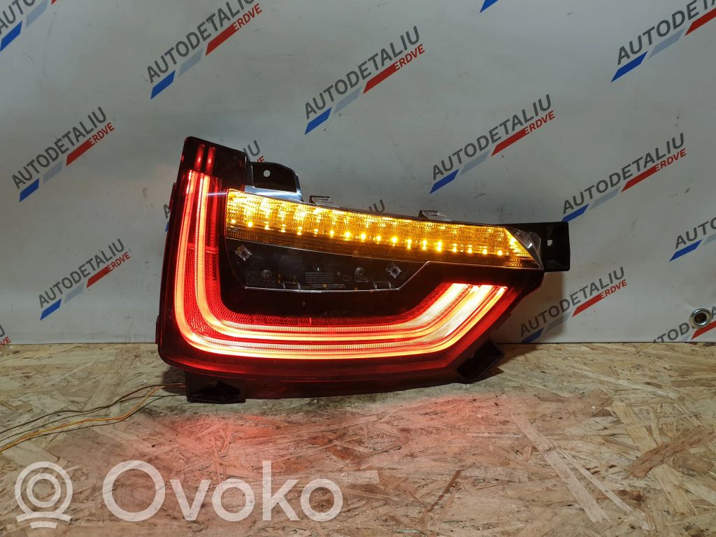 Tailgate rear/tail lights   7389605