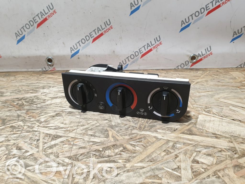 BMW 3 E36 Climate control unit 
