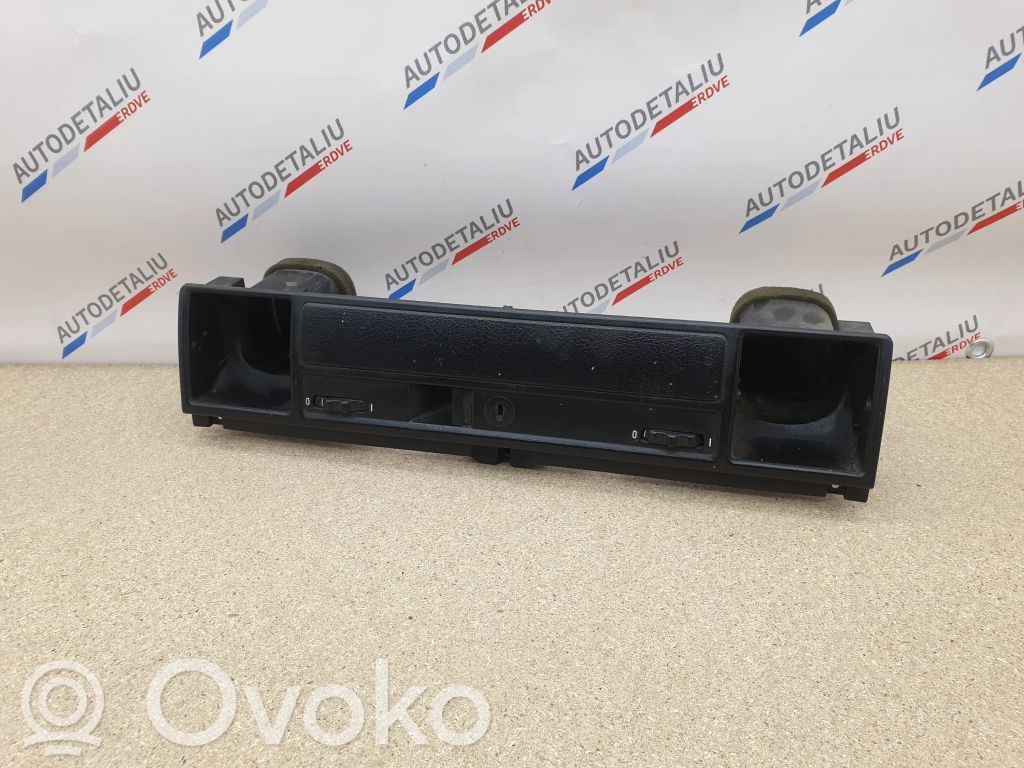 BMW 3 E36 Grilă ventilație/ramă laterală bord 