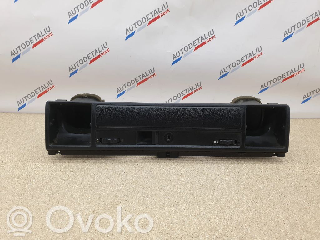 BMW 3 E36 Grilă ventilație/ramă laterală bord 