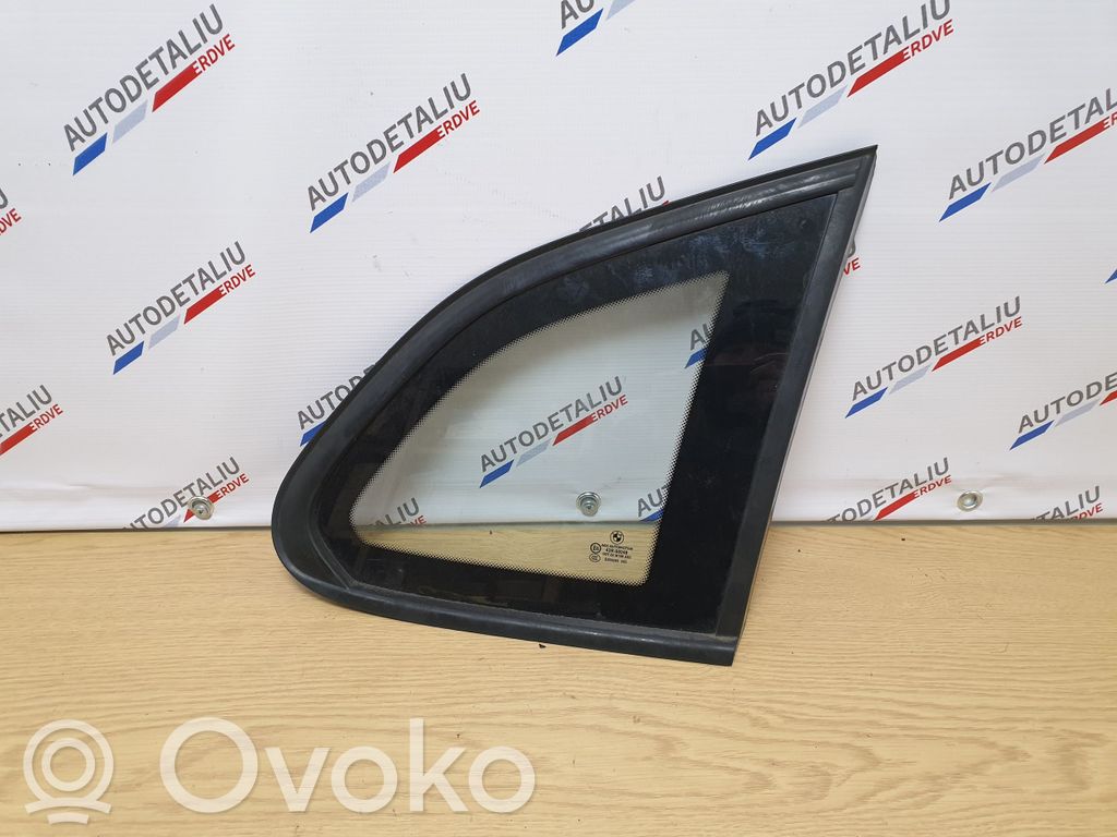 BMW X1 E84 Vidrio lateral trasero 