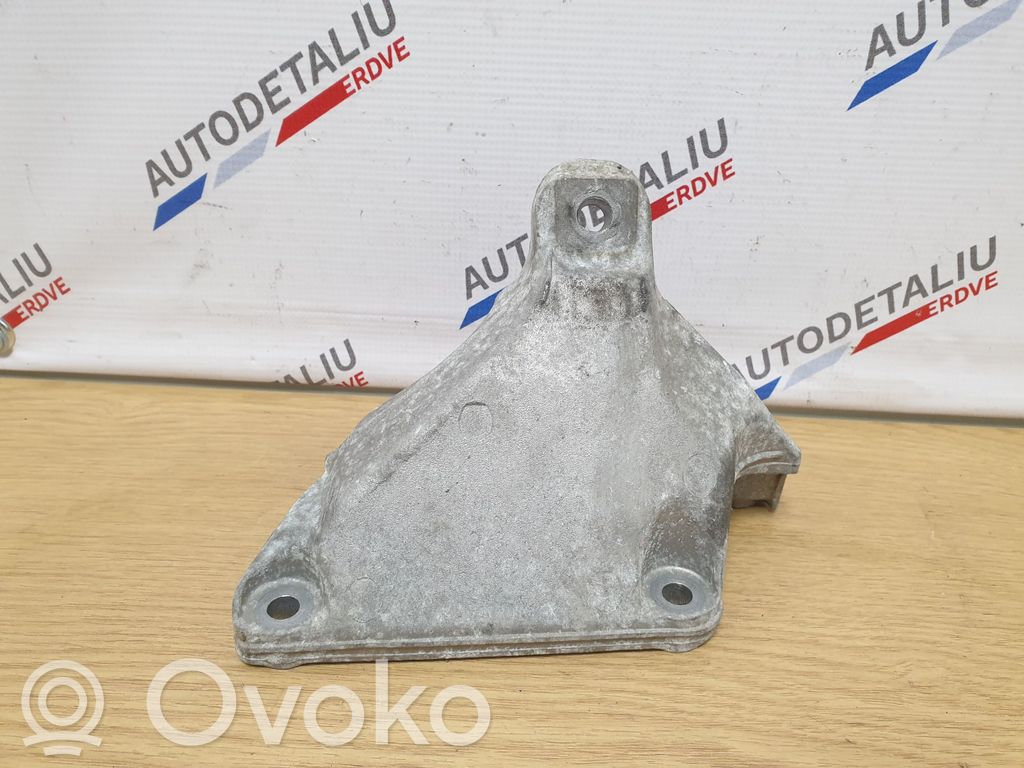 BMW 4 F32 F33 Engine mounting bracket 