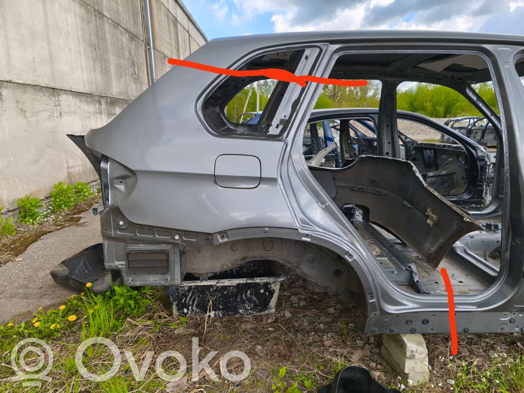 BMW X5 E70 Takakulmapaneeli 