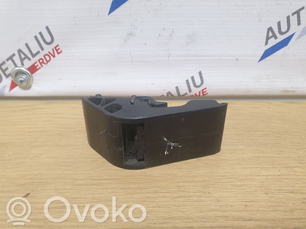 BMW 7 E38 Radiator mount bracket 