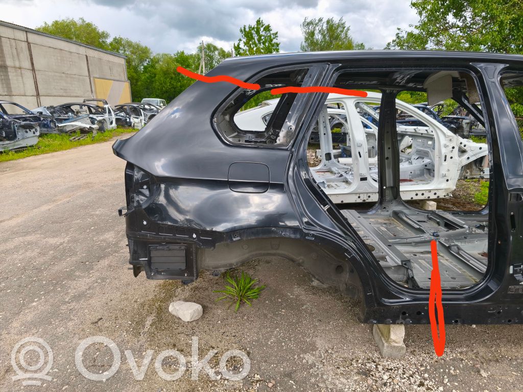 BMW X5 E70 Takakulmapaneeli 