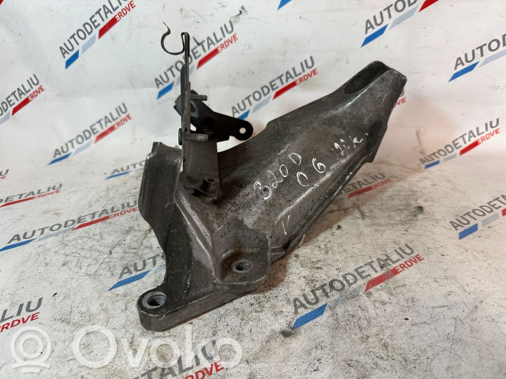 Engine mounting bracket   6760309,24168110,22116760309