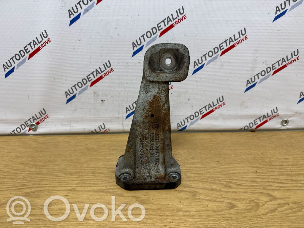 Engine mounting bracket   1097002