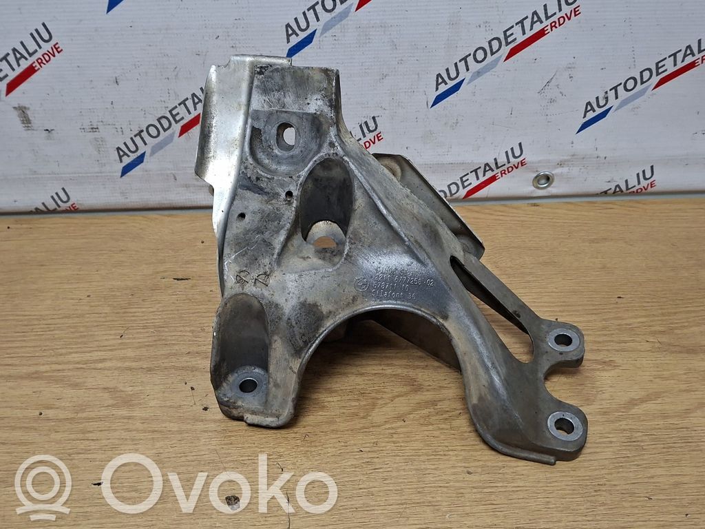 BMW X5 E70 Engine mounting bracket 