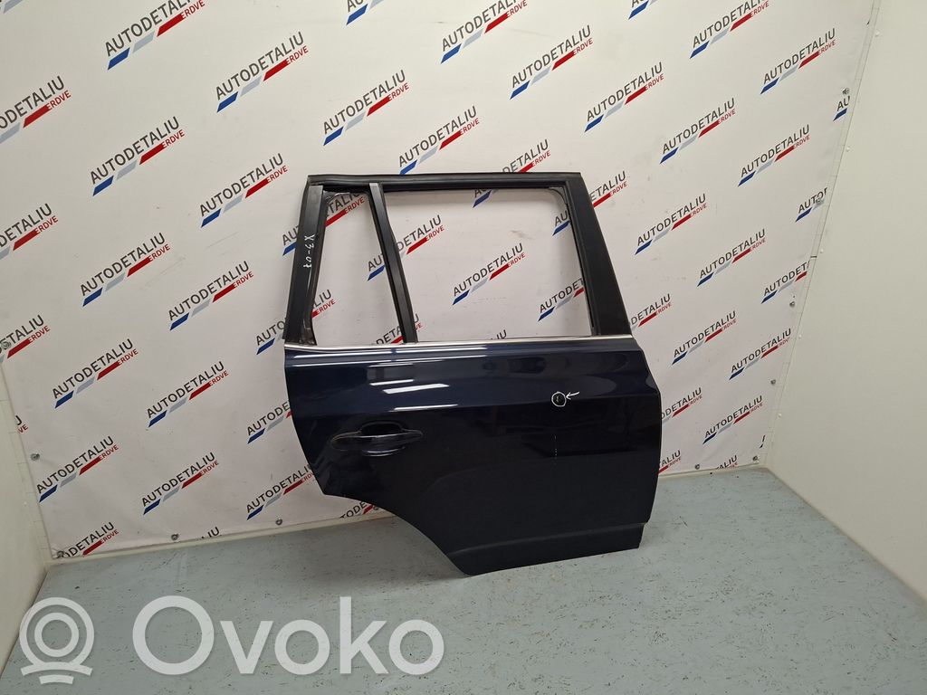 BMW X3 E83 Aizmugurējās durvis 