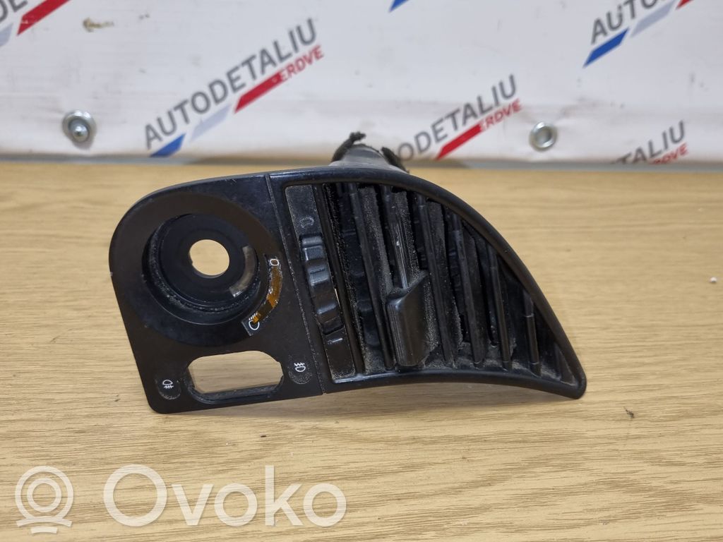 BMW 3 E36 Sānu gaisa režģis 