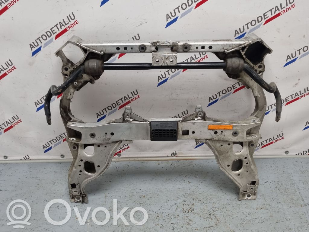 BMW 1 E82 E88 Priekinis traversas 