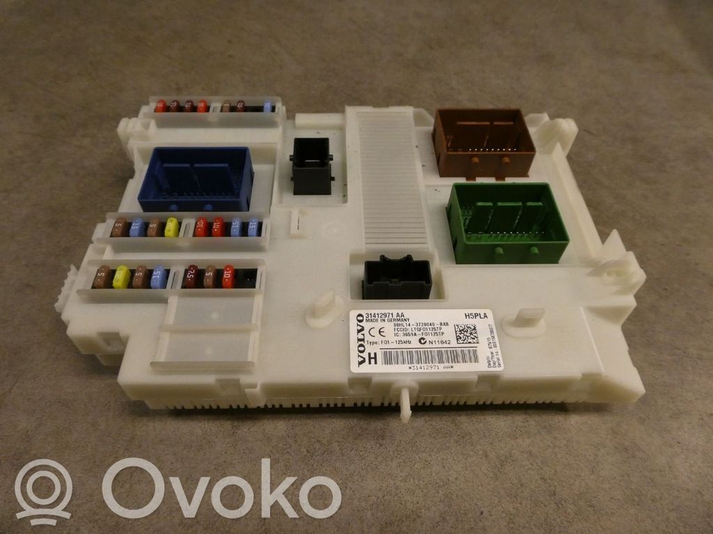 Volvo V70 Fuse module 