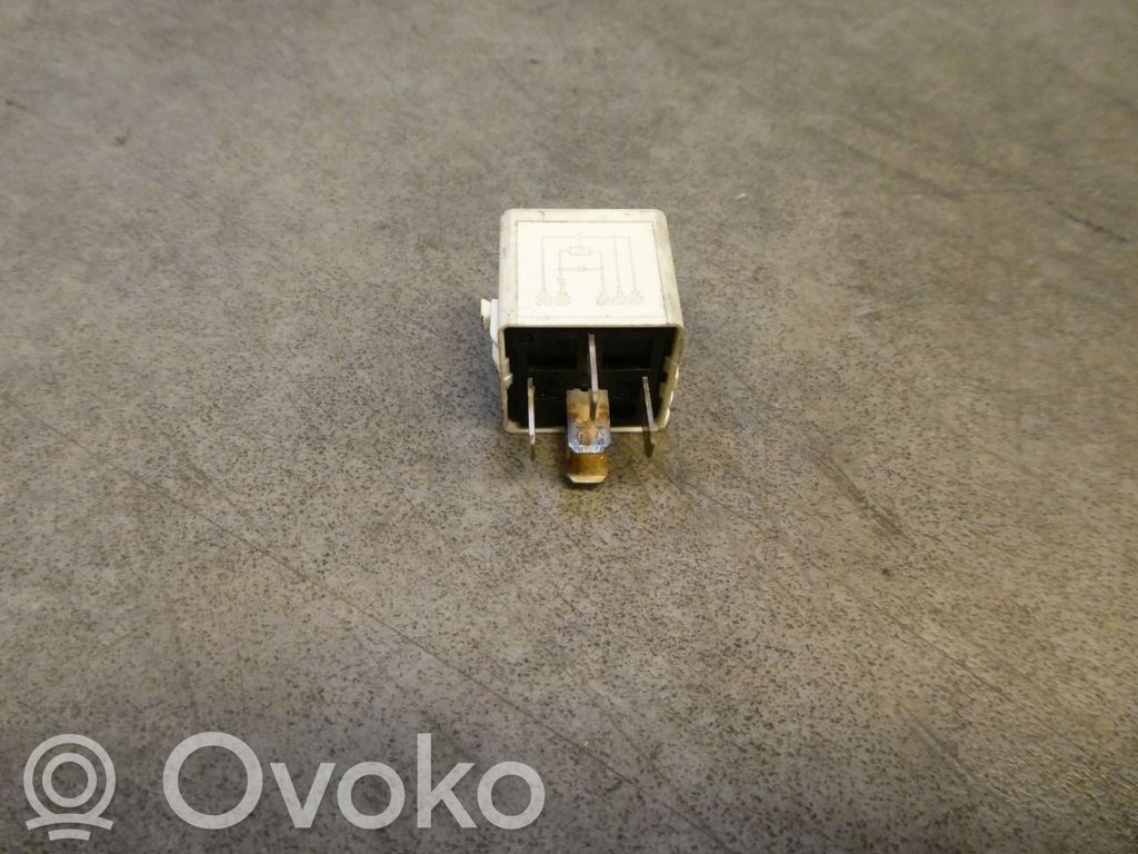 BMW 5 E39 Other relay 