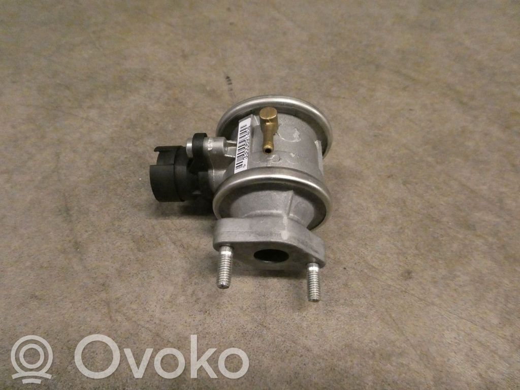BMW 7 E38 EGR vožtuvas 