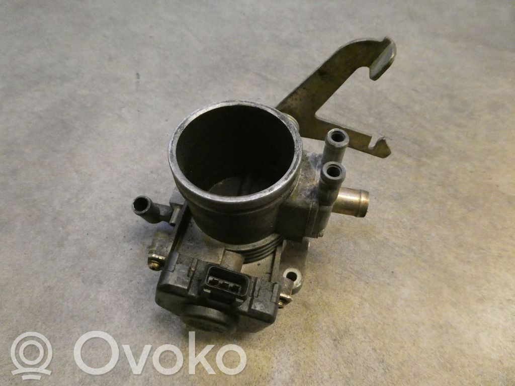 BMW 3 E30 Droseļvārsts 
