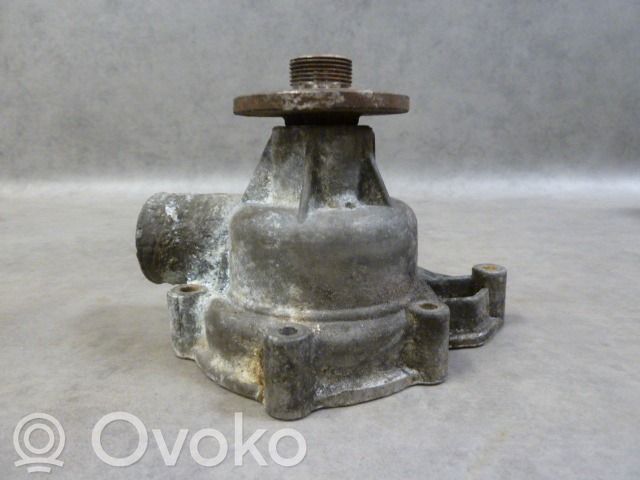 BMW 7 E32 Water pump 