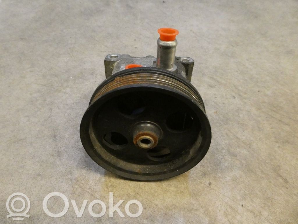 Volvo V70 Ohjaustehostimen pumppu 