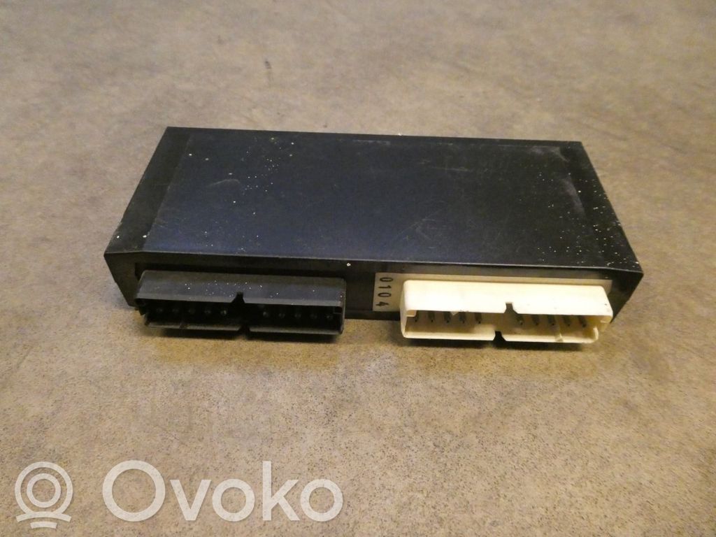 BMW 5 E34 Komforto modulis 