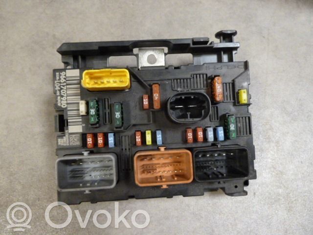 Peugeot 307 Módulo de fusible 