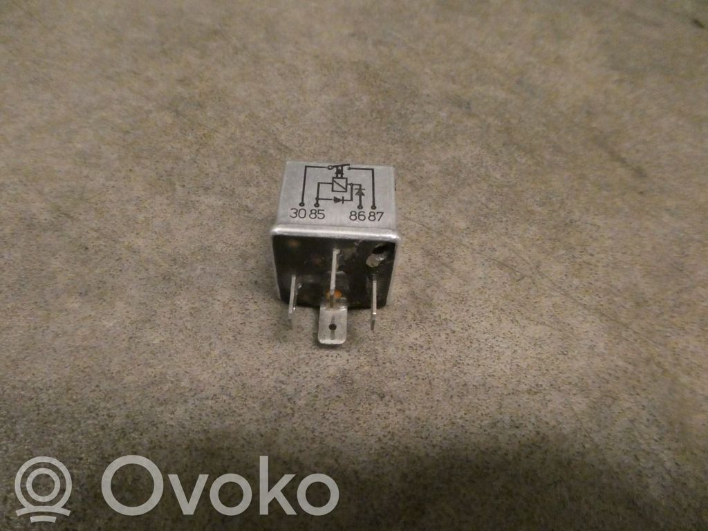 BMW 3 E30 Other relay 