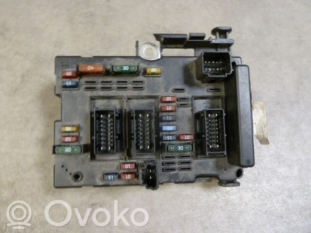 Peugeot 307 Módulo de fusible 