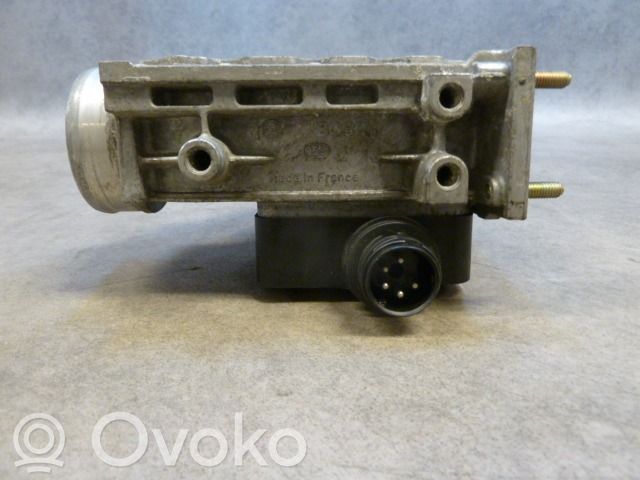 BMW 3 E36 Mass air flow meter 