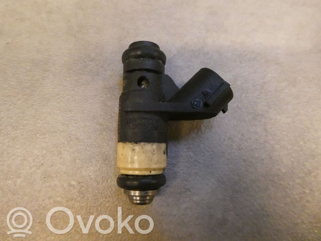 Skoda Fabia Mk1 (6Y) Inyector de combustible 