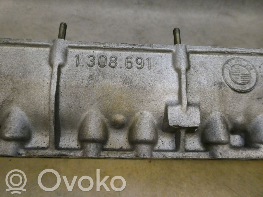 BMW 3 E36 Camshaft holder bracket 