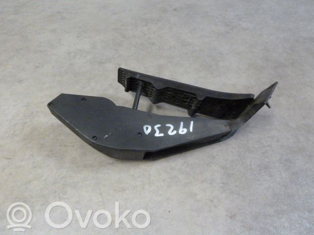 Pédale d'accélérateur   6766930
