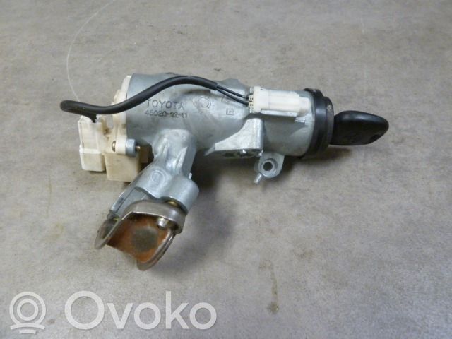 Toyota Corolla E110 Vairo užraktas 