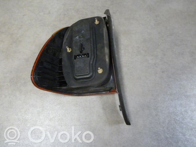 BMW 5 E39 Galinis žibintas kėbule 