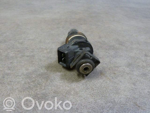 BMW 5 E34 Polttoainesuutin 
