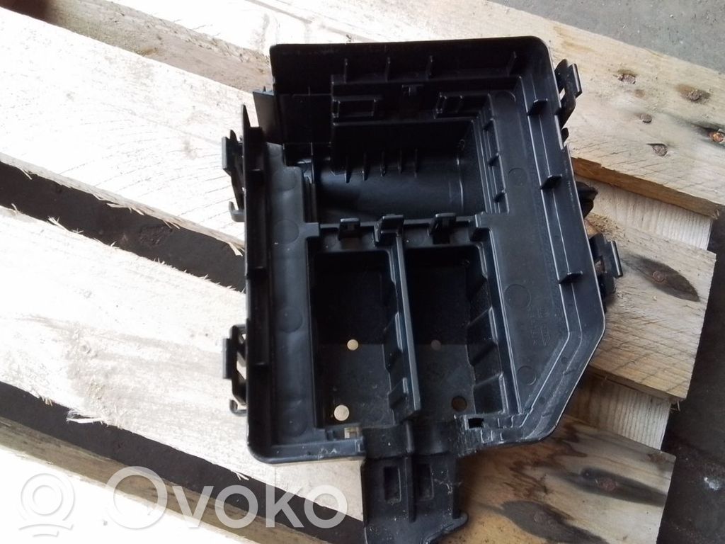 Opel Karl Akun rele-sulake 
