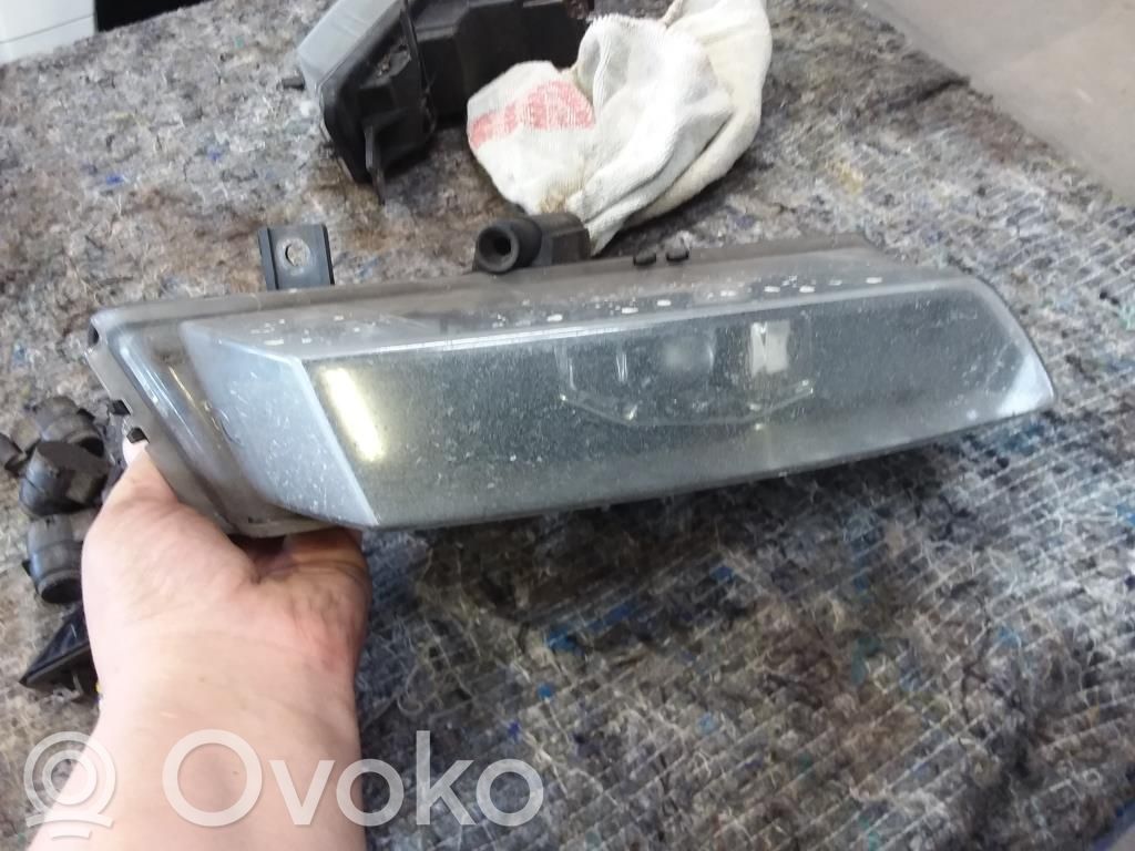 Miglas lukturis priekšā   63177181288