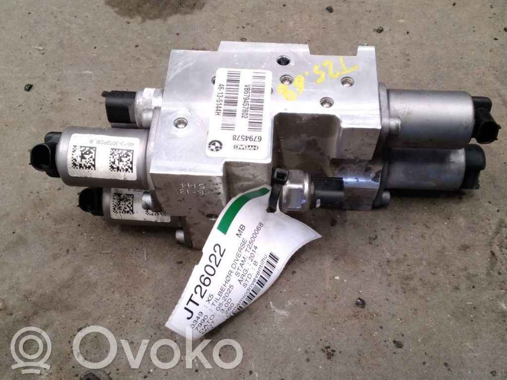 BMW X5 F15 Kita variklio detalė 