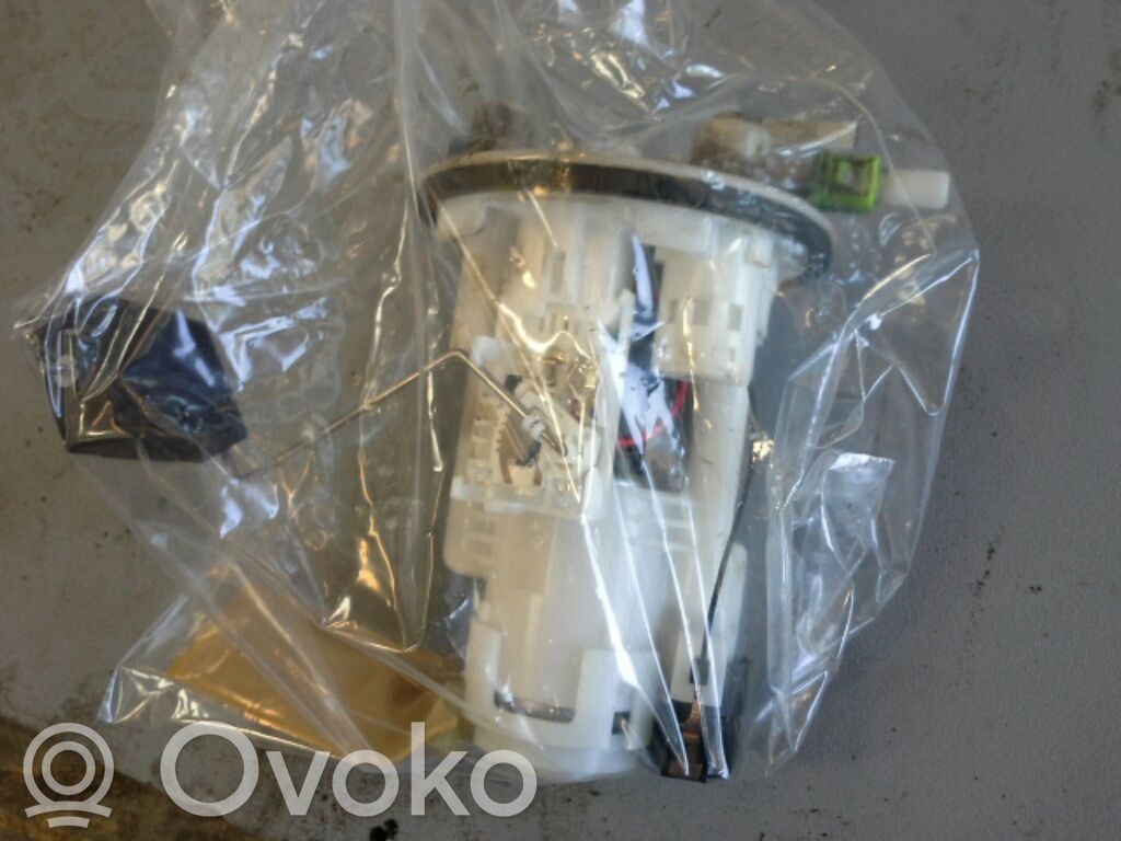 Suzuki Alto Bomba interna de combustible 