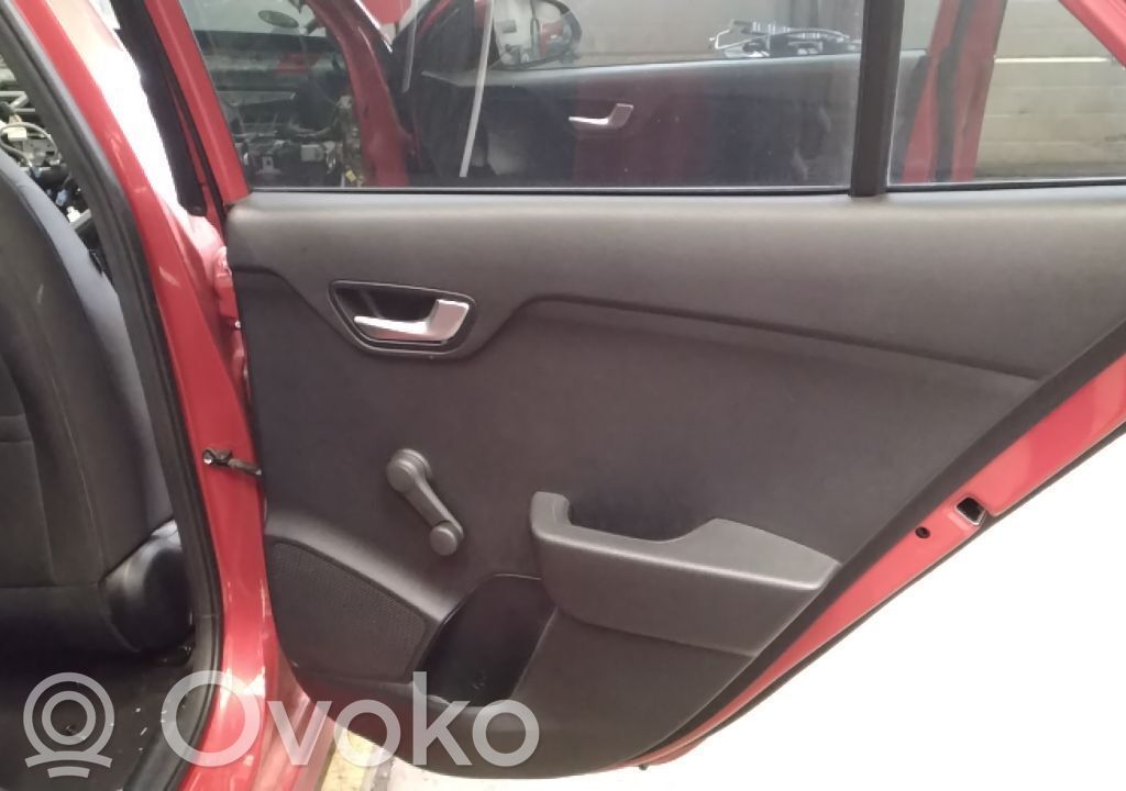 KIA Rio Boczki / Poszycie drzwi tylnych 